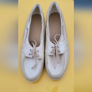 Aravon Shoes | Aravon Women's Jillian Lace-Up Creamshimmery Gold Boat